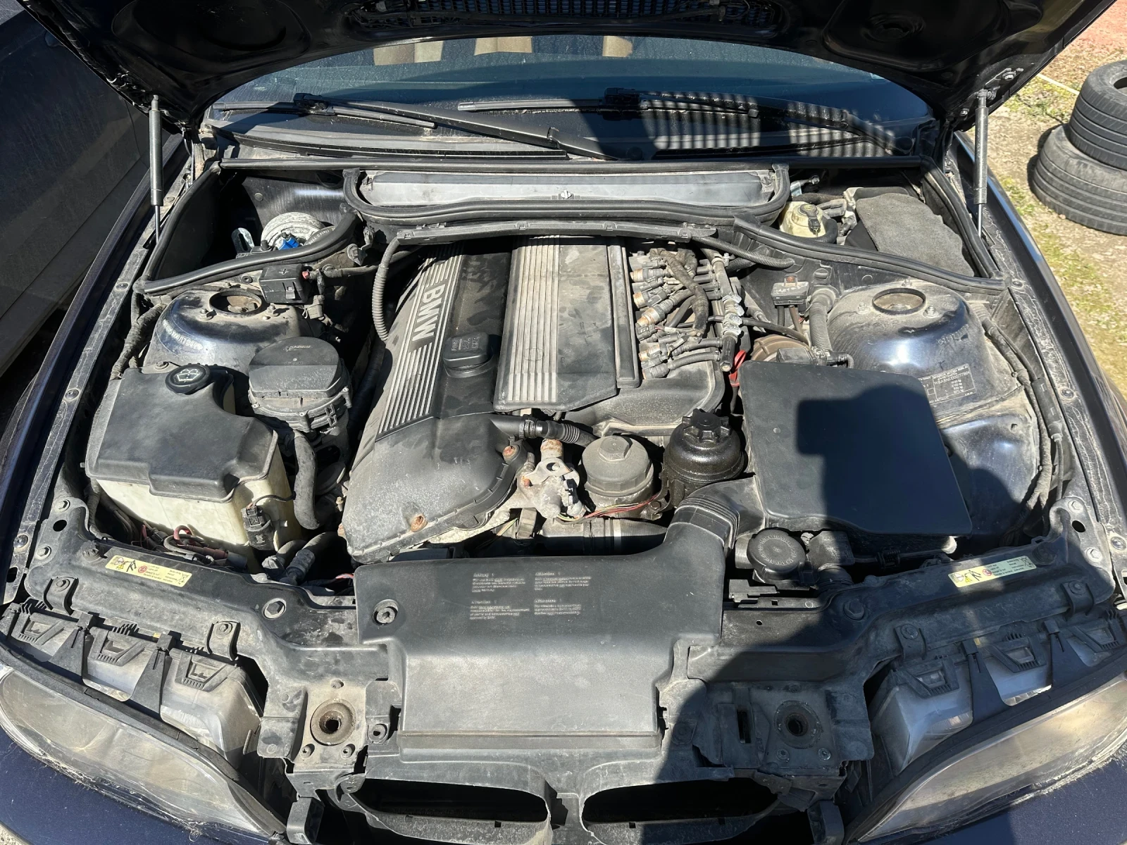 BMW 330 Benzin/Gaz, снимка 12 - Автомобили и джипове - 53838874