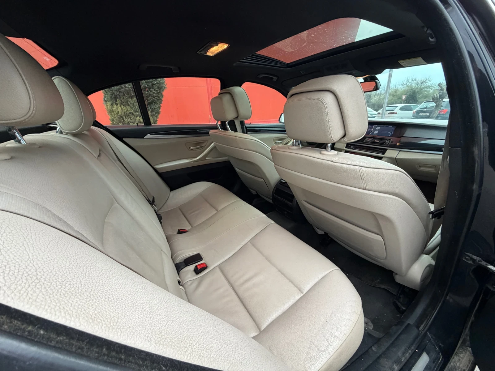 BMW 530 M* Пакет* 3.0D* КОЖА* 8ск, снимка 8 - Автомобили и джипове - 53999883