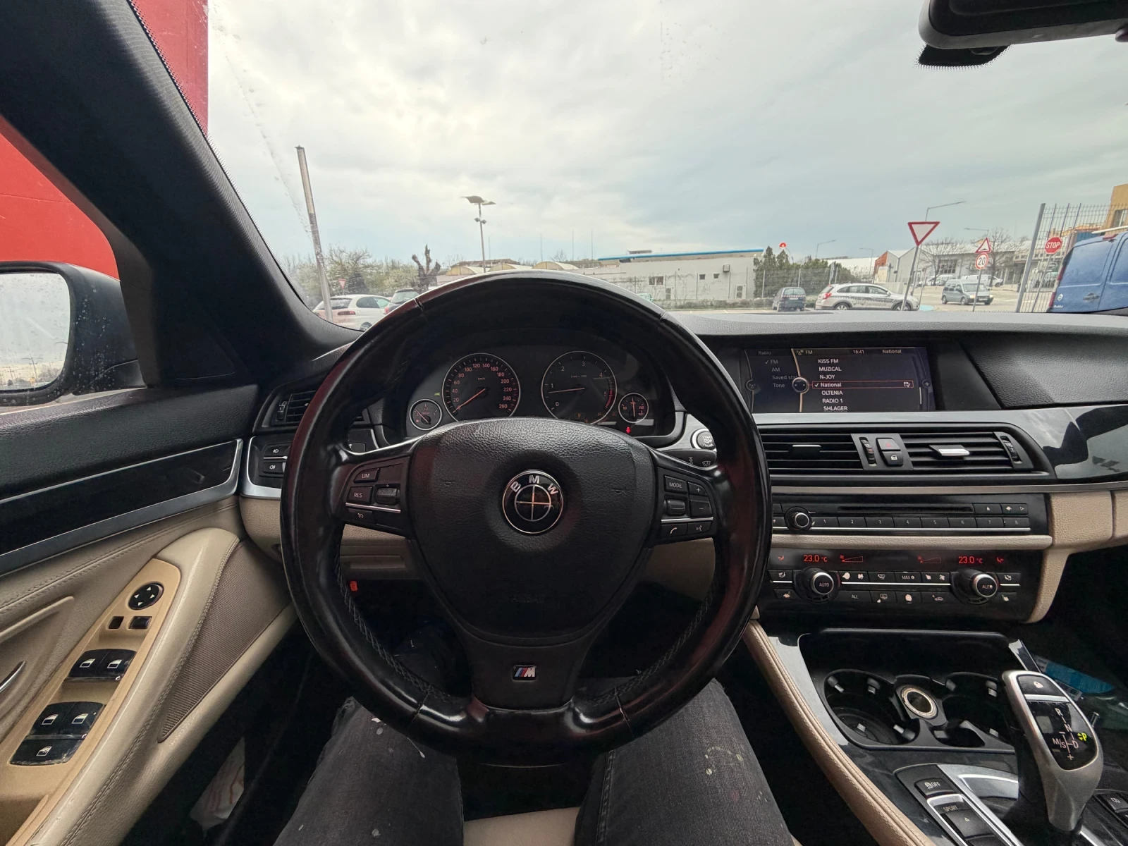 BMW 530 M* Пакет* 3.0D* КОЖА* 8ск, снимка 14 - Автомобили и джипове - 53999883