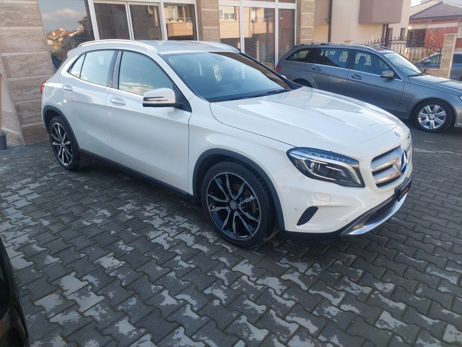 Mercedes-Benz GLA 200, снимка 3 - Автомобили и джипове - 54097940