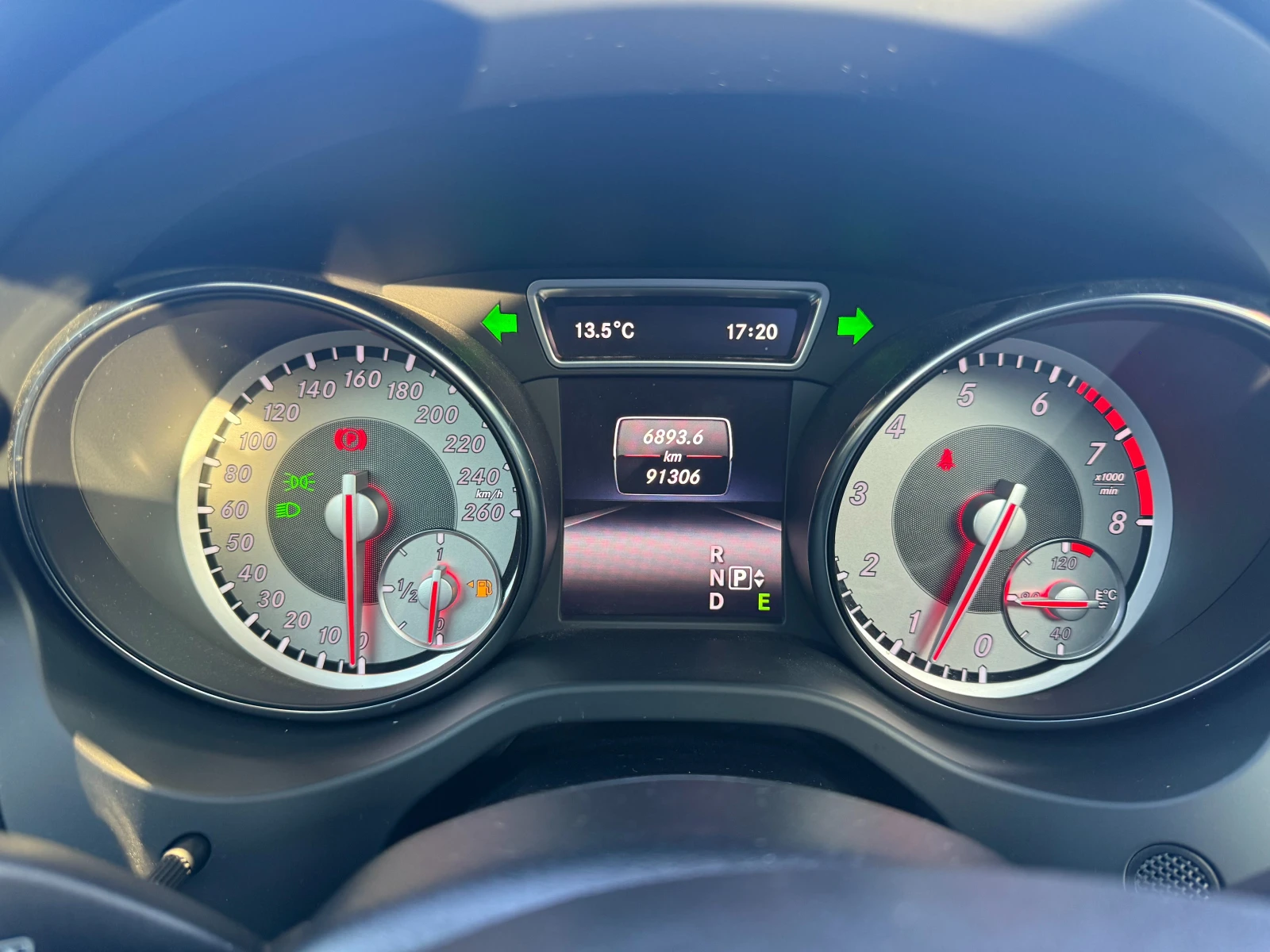 Mercedes-Benz CLA 250 4MATIC-AMGLine, снимка 14 - Автомобили и джипове - 54250237