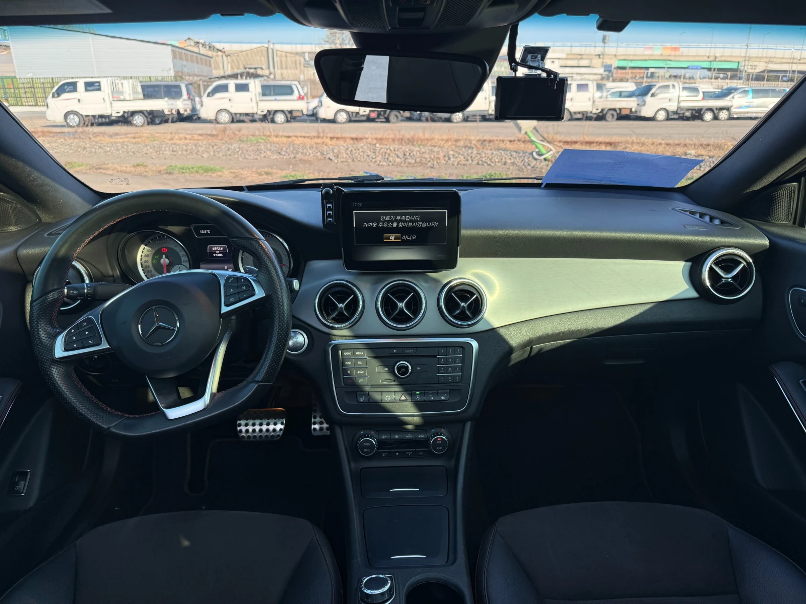 Mercedes-Benz CLA 250 4MATIC-AMGLine, снимка 13 - Автомобили и джипове - 54250237