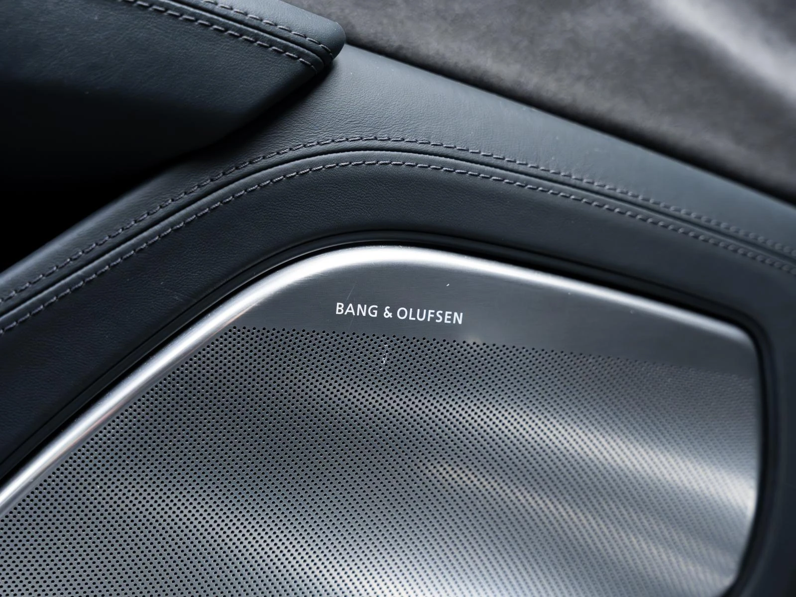 Audi A8 QUATTRO* B&O* CAM* MASSAGE* HUD* ОБДУХВ* , снимка 16 - Автомобили и джипове - 54266419