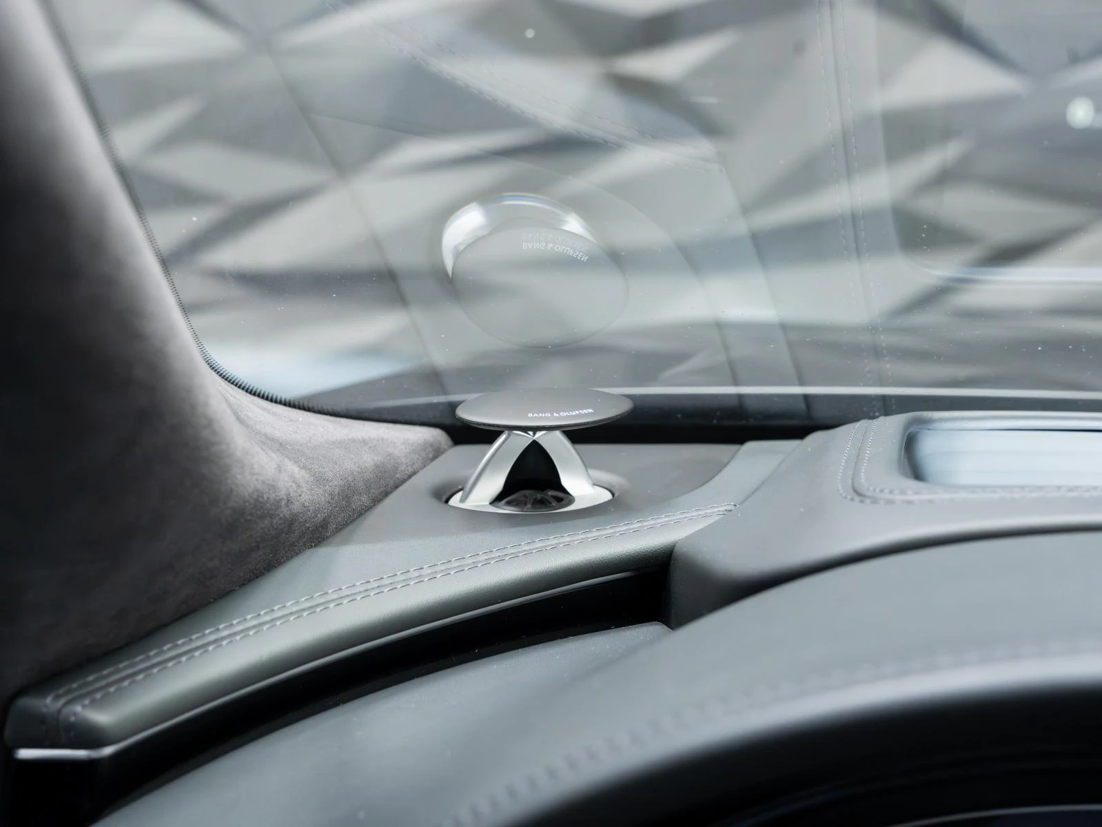 Audi A8 QUATTRO* B&O* CAM* MASSAGE* HUD* ОБДУХВ* , снимка 15 - Автомобили и джипове - 54266419