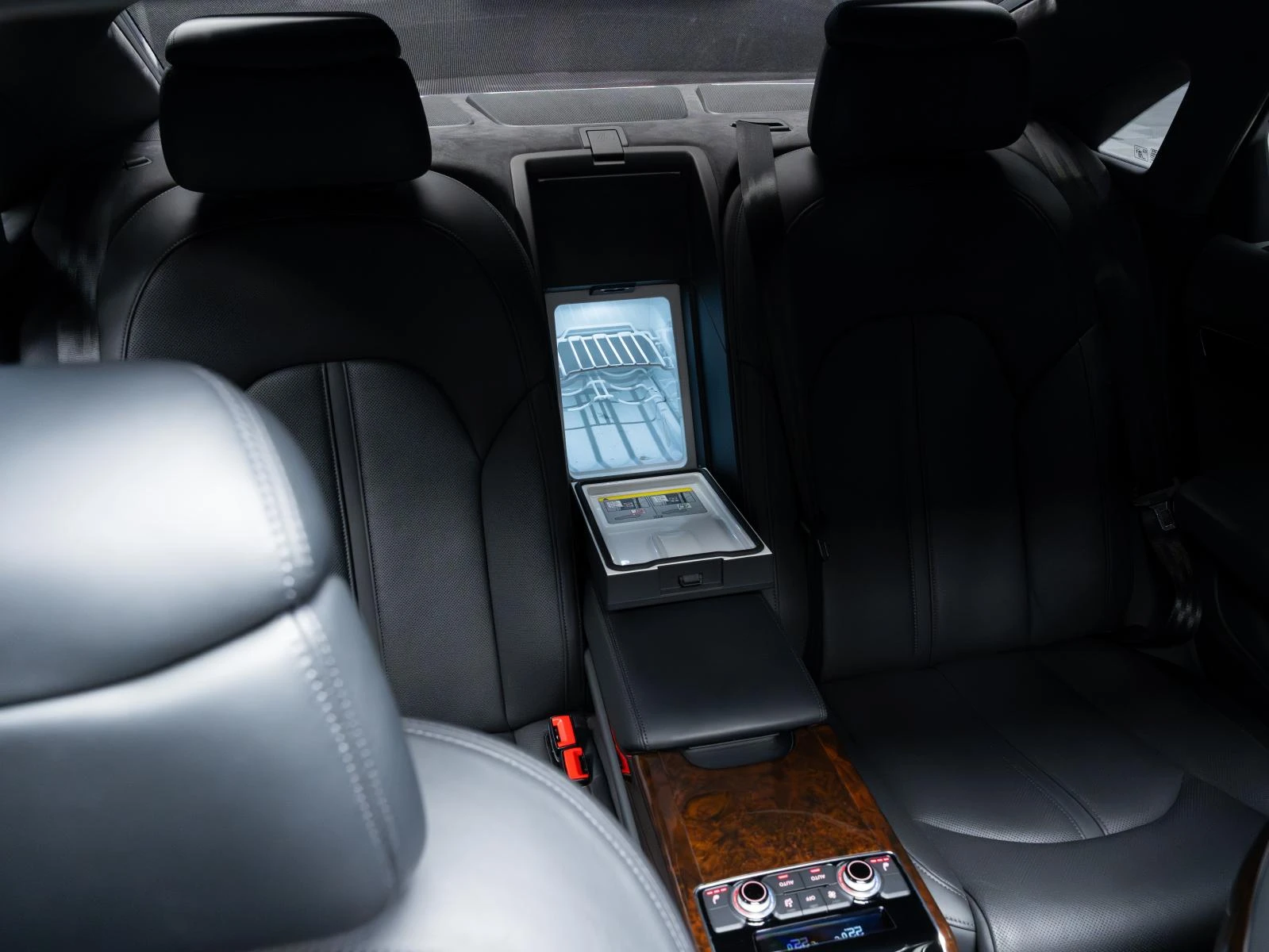 Audi A8 QUATTRO* B&O* CAM* MASSAGE* HUD* ОБДУХВ* , снимка 13 - Автомобили и джипове - 54266419