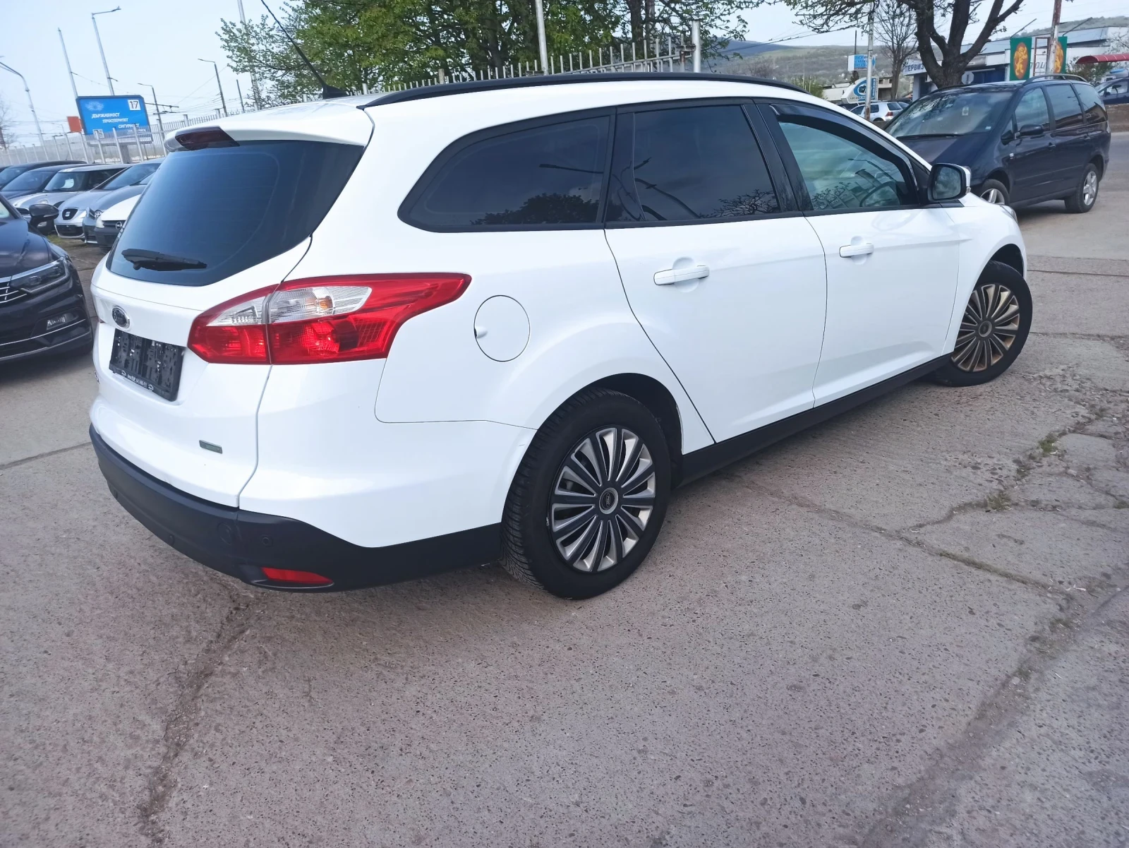Ford Focus 1.0, снимка 5 - Автомобили и джипове - 54268812