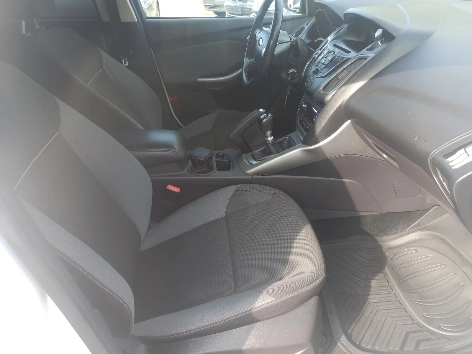 Ford Focus 1.0, снимка 16 - Автомобили и джипове - 54268812