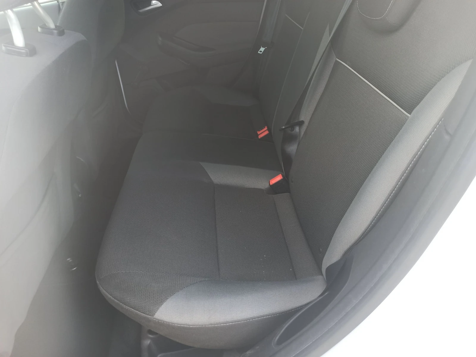 Ford Focus 1.0, снимка 8 - Автомобили и джипове - 54268812