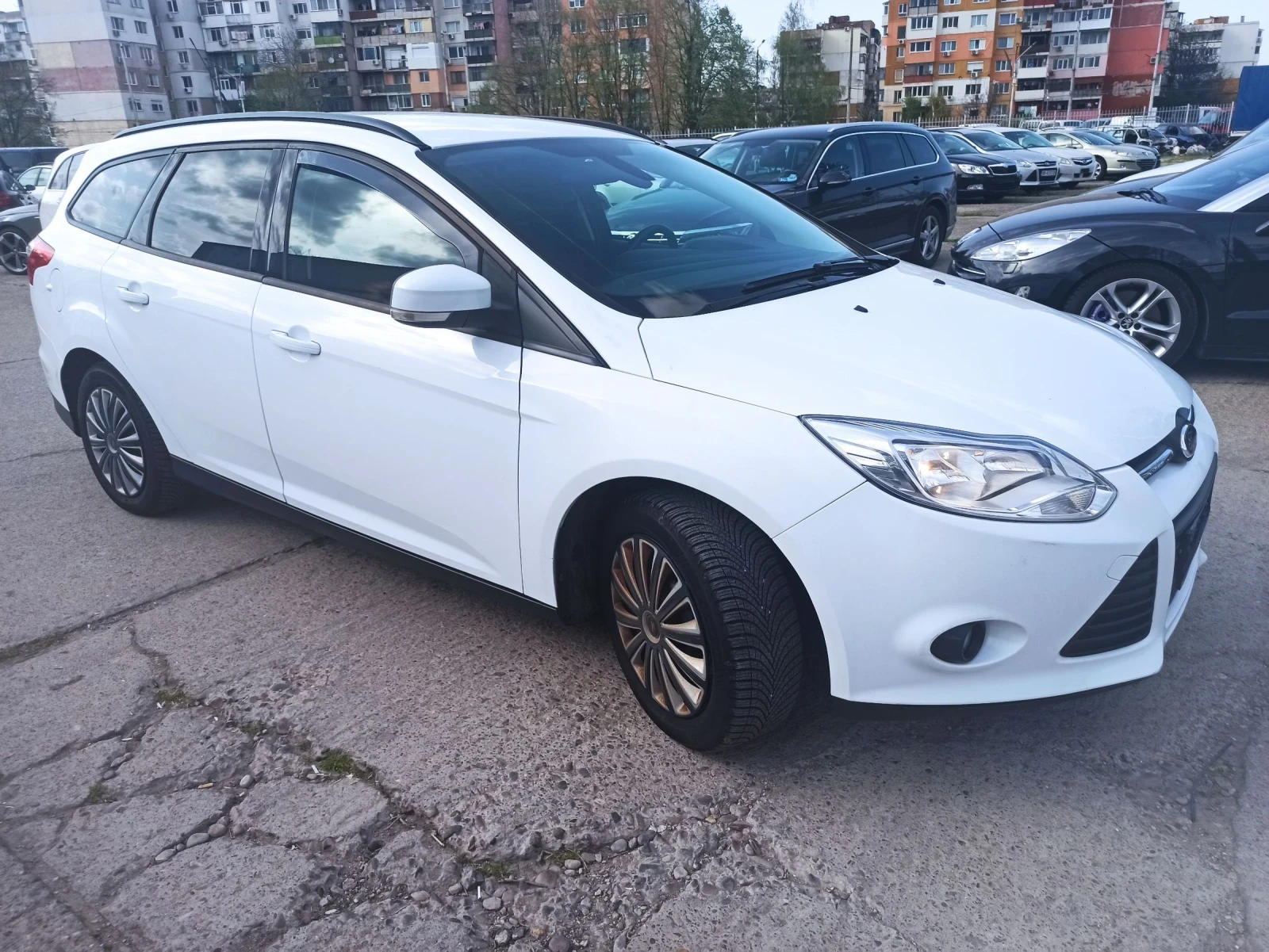 Ford Focus 1.0, снимка 4 - Автомобили и джипове - 54268812