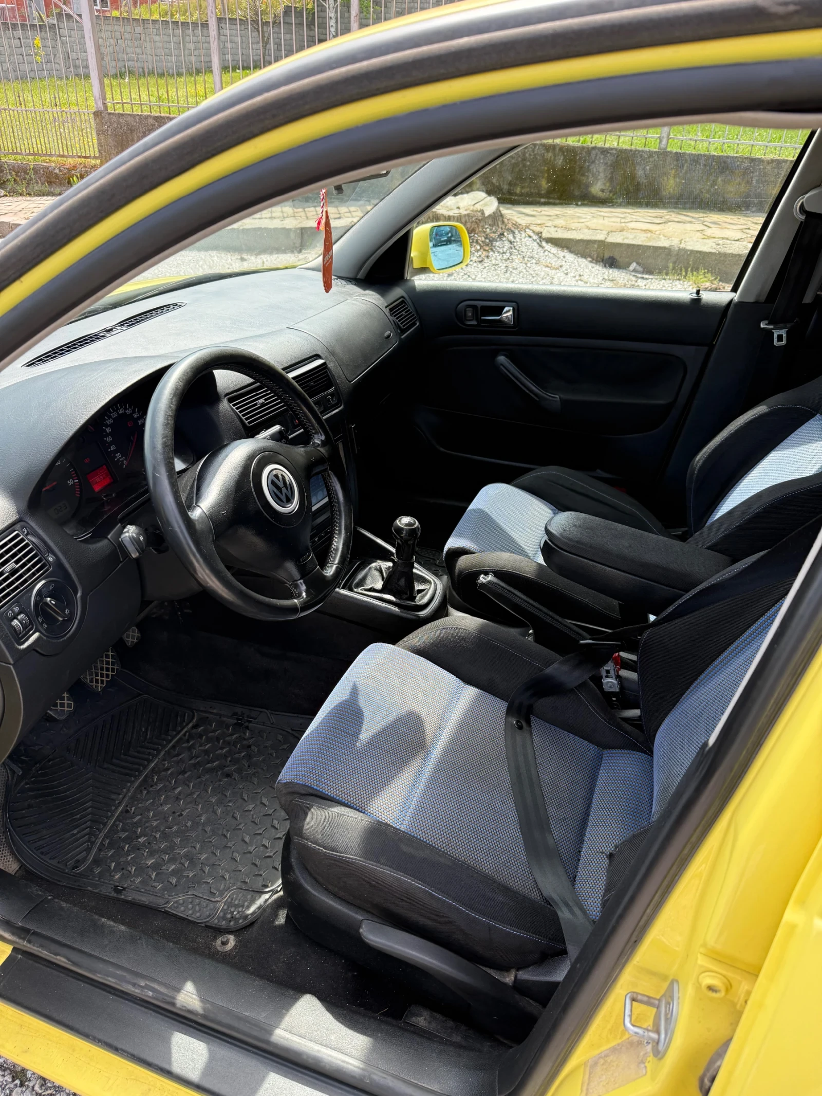 VW Golf 116кс, снимка 8 - Автомобили и джипове - 54306239