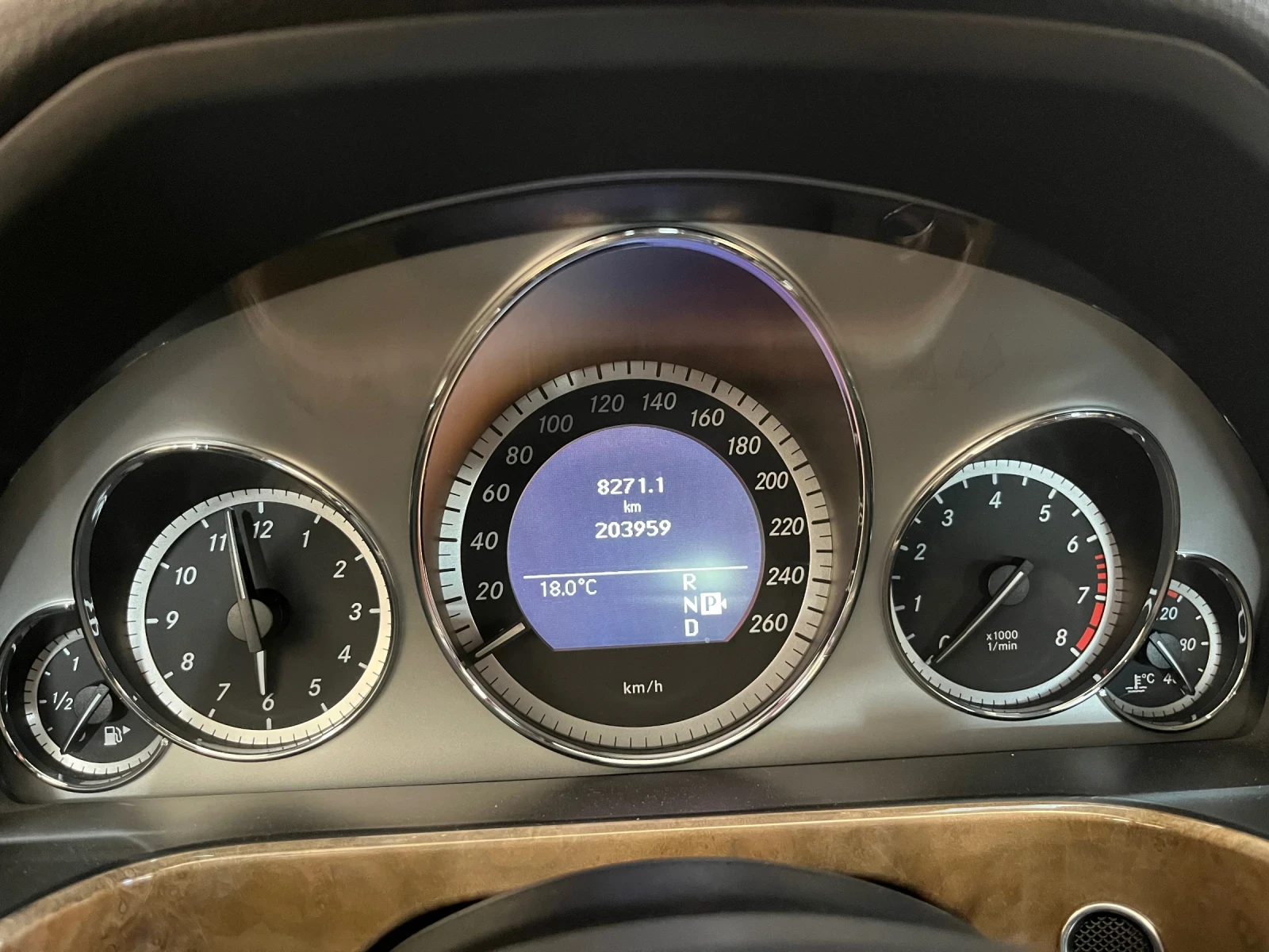 Mercedes-Benz E 500 5.5i AMG Панорама, снимка 10 - Автомобили и джипове - 54478734