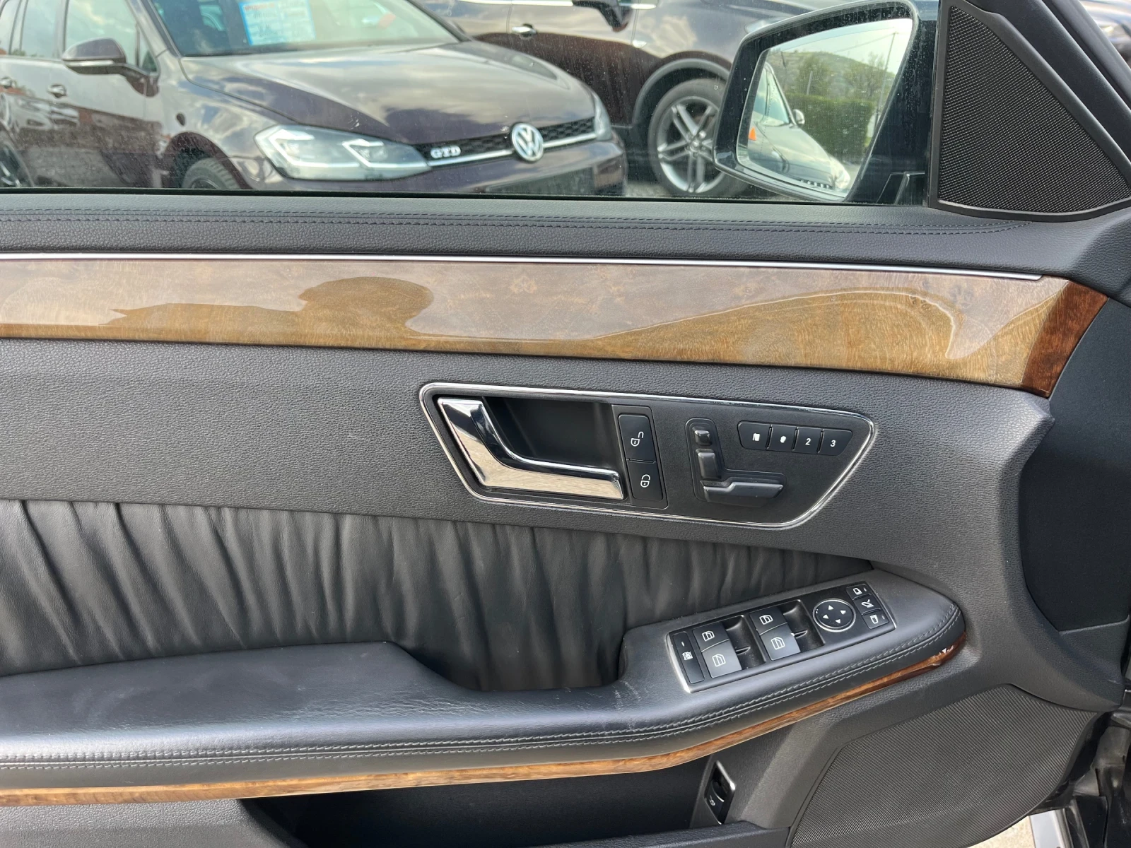 Mercedes-Benz E 500 5.5i AMG Панорама, снимка 9 - Автомобили и джипове - 54478734