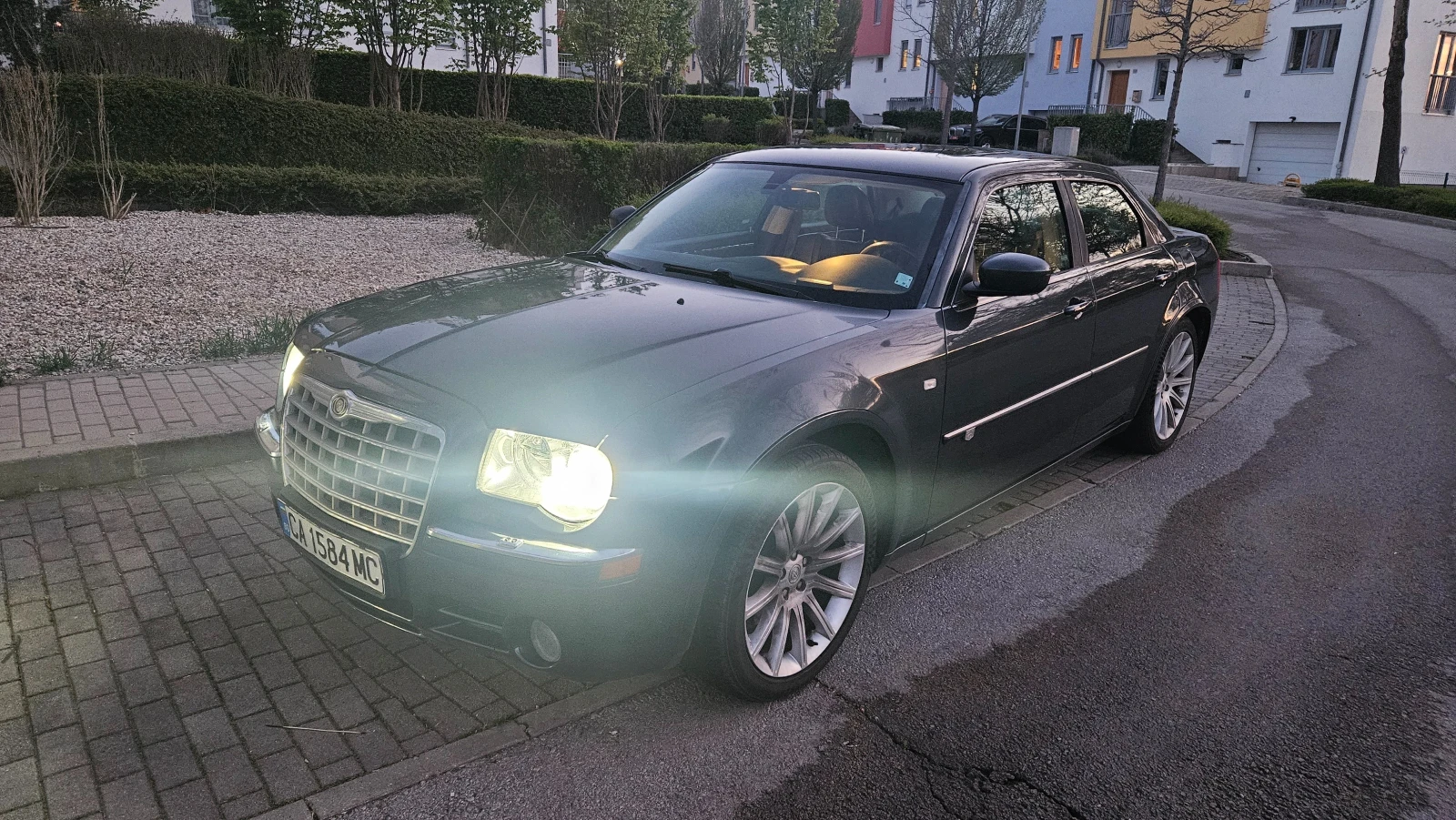 Chrysler 300c SRT, снимка 16 - Автомобили и джипове - 54573763