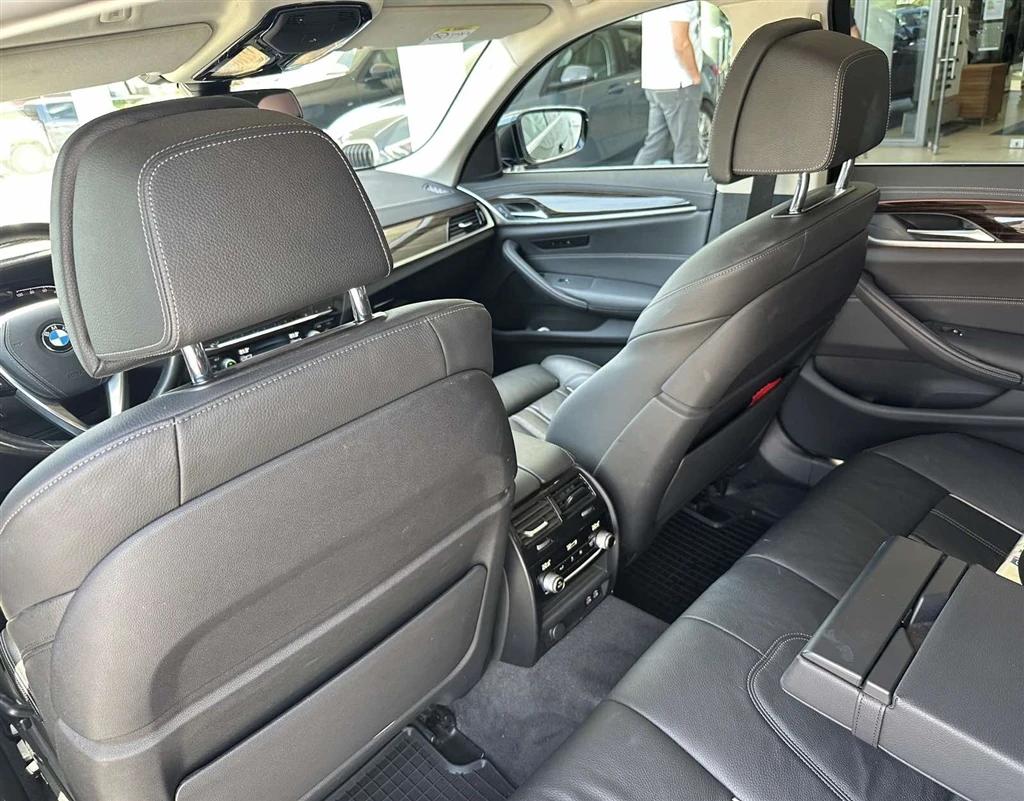 BMW 530 xDrive, снимка 9 - Автомобили и джипове - 54702839