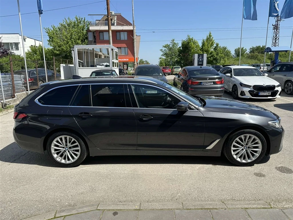 BMW 530 xDrive, снимка 13 - Автомобили и джипове - 54702839