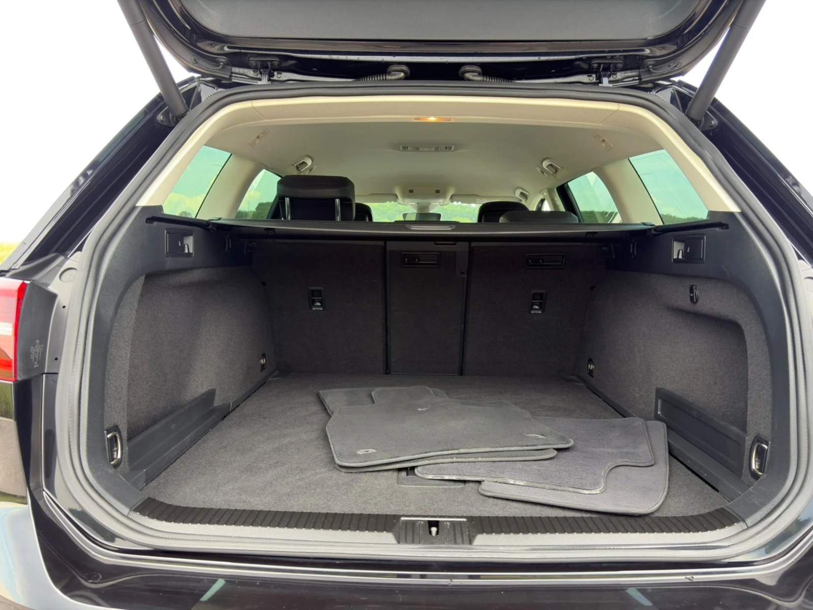 VW Passat 2.0 тди, 150 к.с. R-line, снимка 14 - Автомобили и джипове - 55051263