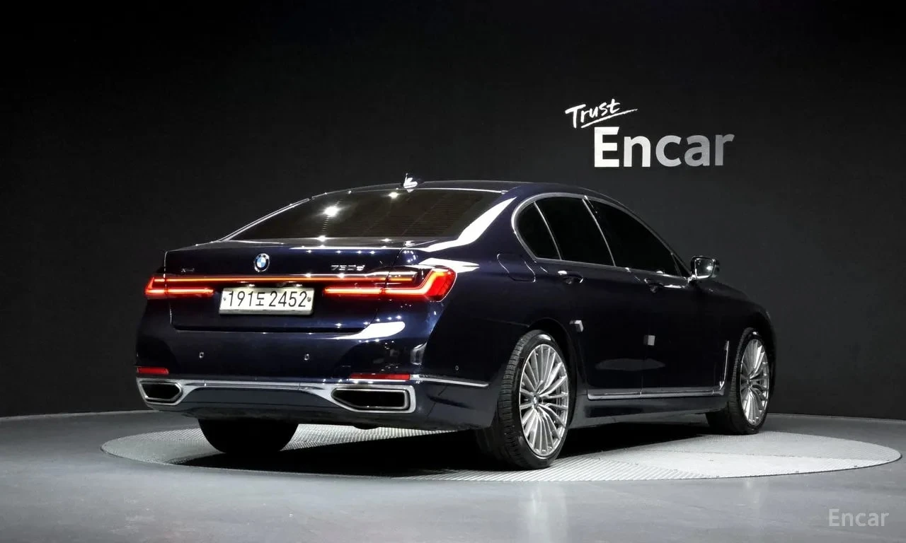 BMW 730 * 730d xDrive Design Pure Excellence * АВТОКРЕДИТ*, снимка 2 - Автомобили и джипове - 55978572