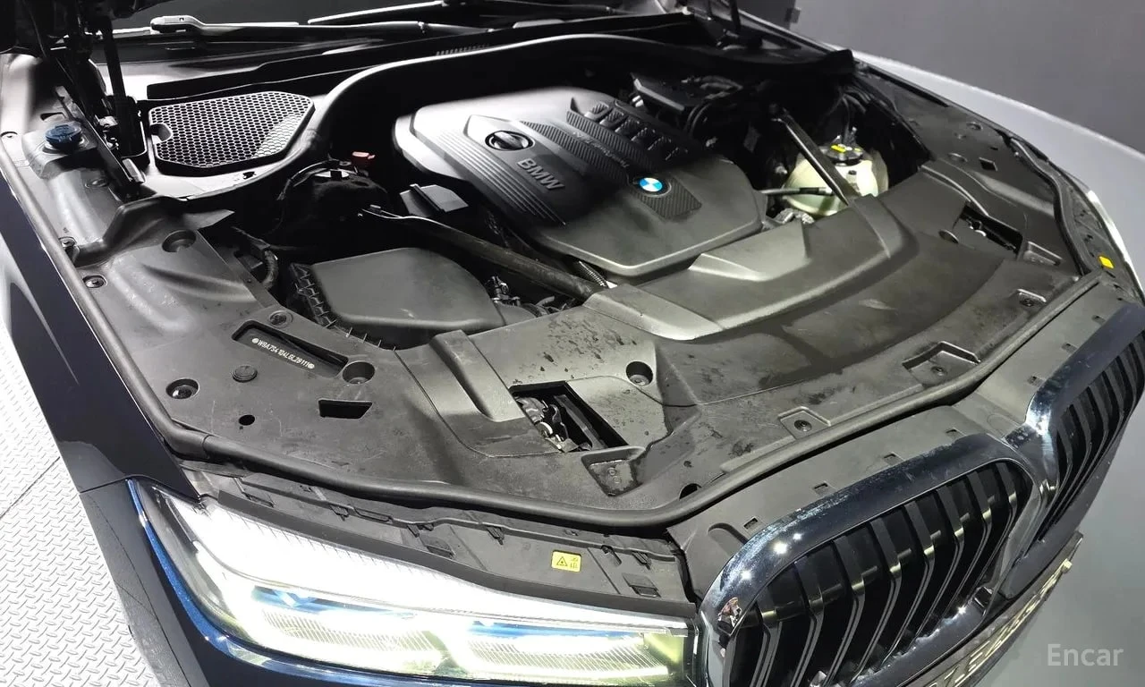 BMW 730 * 730d xDrive Design Pure Excellence * АВТОКРЕДИТ*, снимка 6 - Автомобили и джипове - 55978572