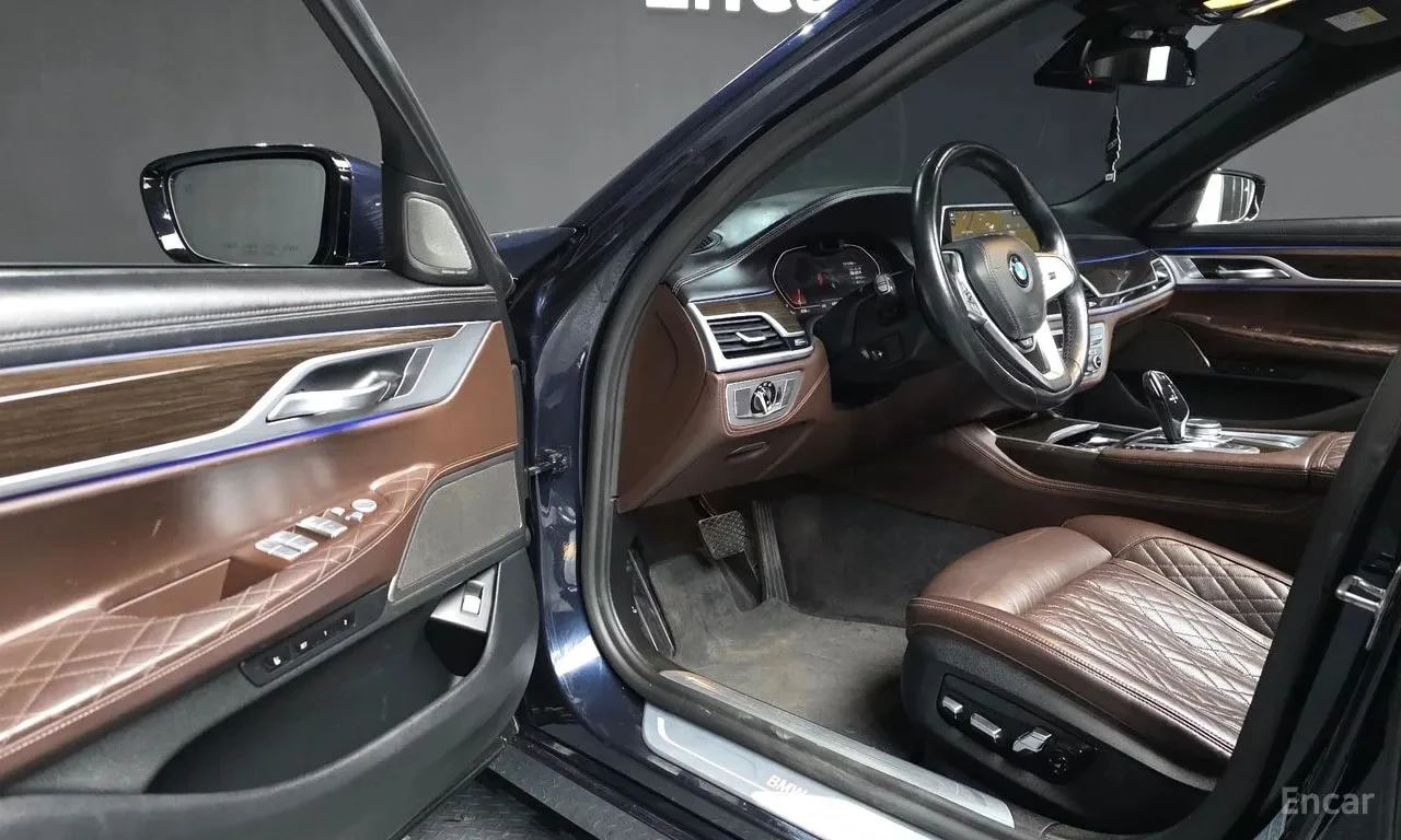 BMW 730 * 730d xDrive Design Pure Excellence * АВТОКРЕДИТ*, снимка 10 - Автомобили и джипове - 55978572
