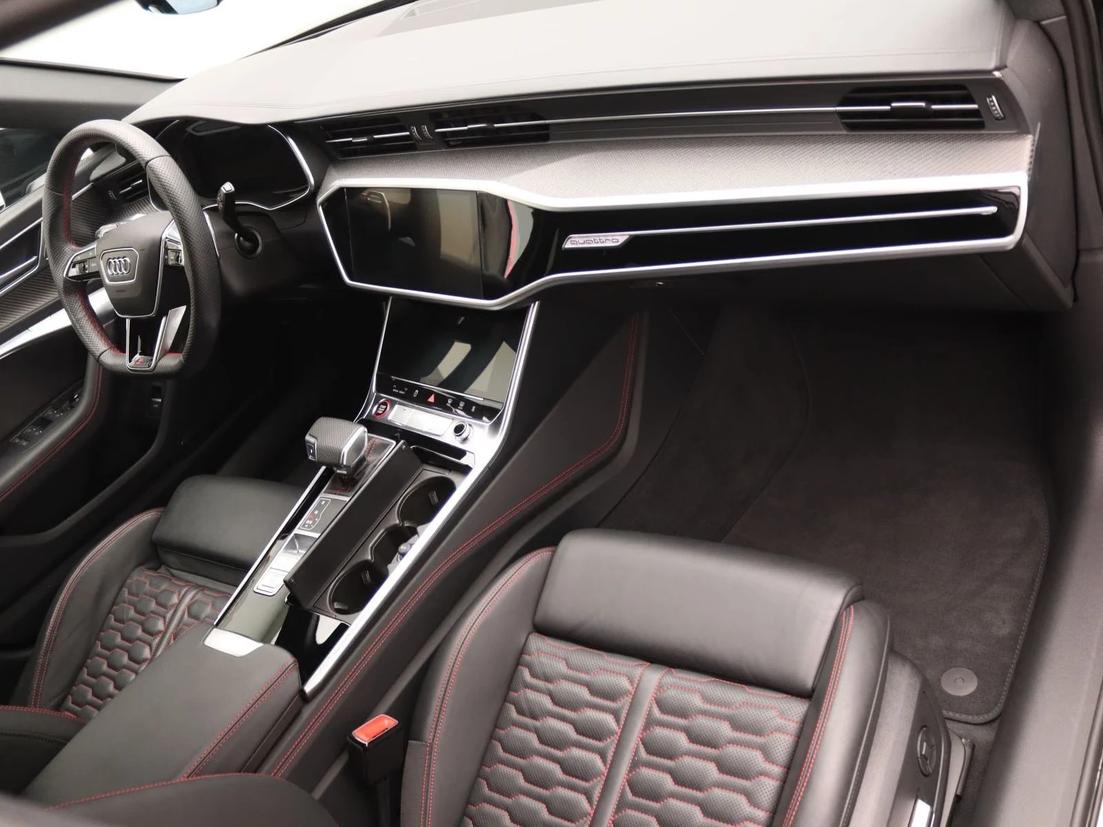 Audi Rs6 DYNAMIC / BLACK OPTIC / MATRIX / HUD/ B&O/ QUATTRO, снимка 12 - Автомобили и джипове - 56009811