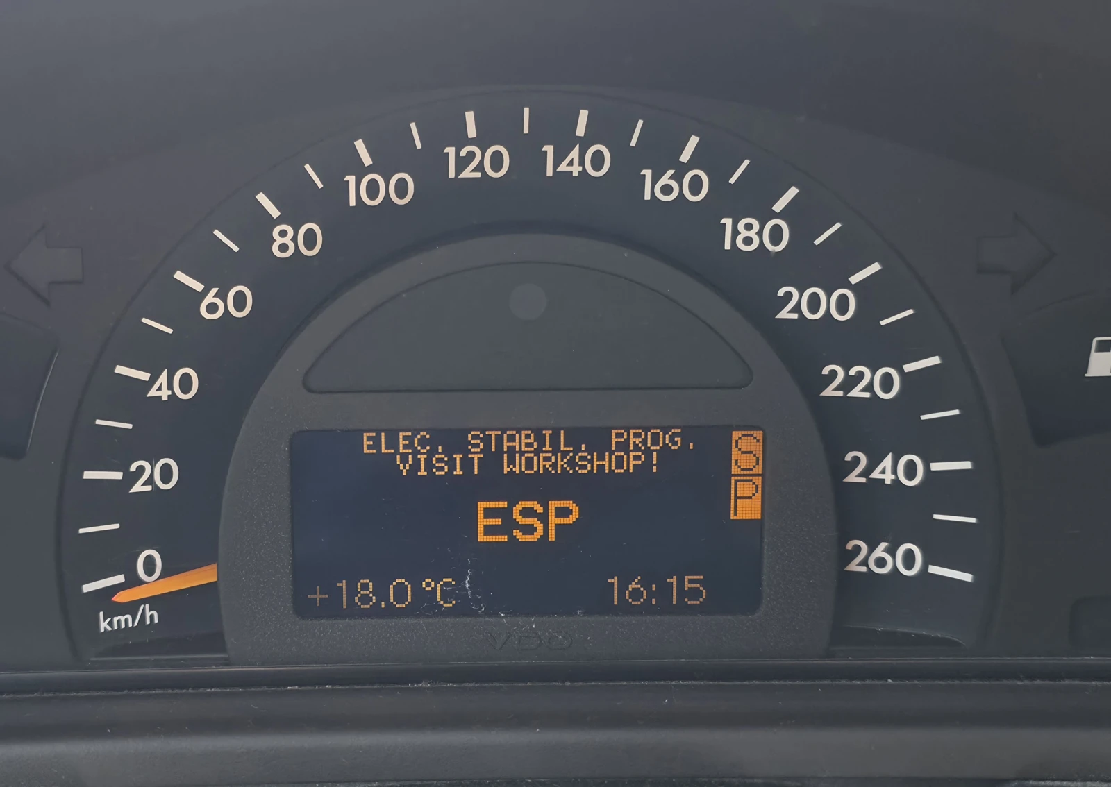 Mercedes-Benz C 220, снимка 3 - Автомобили и джипове - 56504568