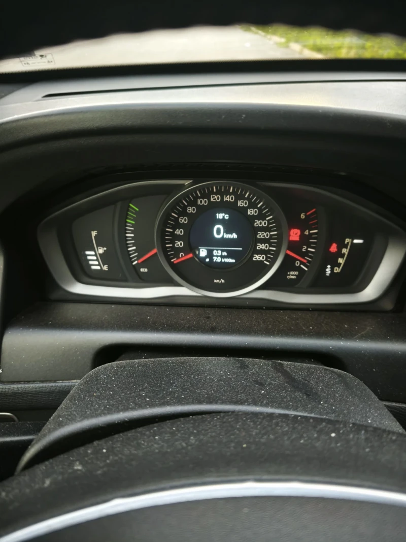 Volvo XC60 Един от най-обезопасените семейни автомобили., снимка 10 - Автомобили и джипове - 51954274