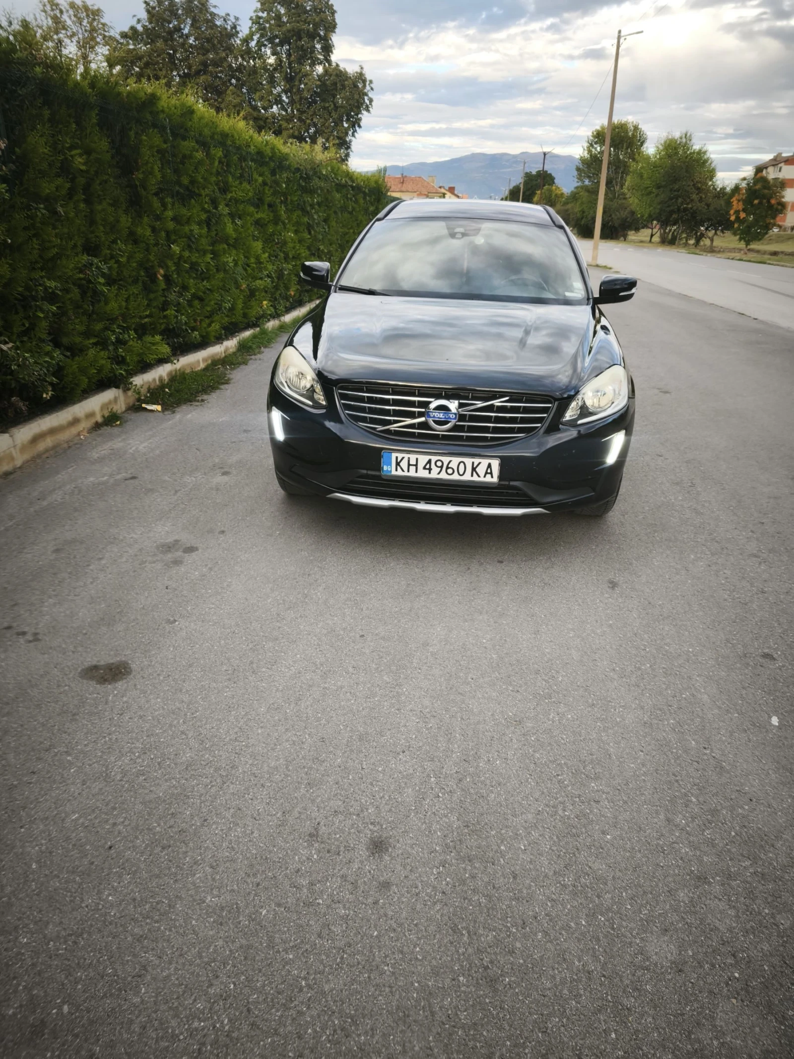 Volvo XC60 Един от най-обезопасените семейни автомобили., снимка 1