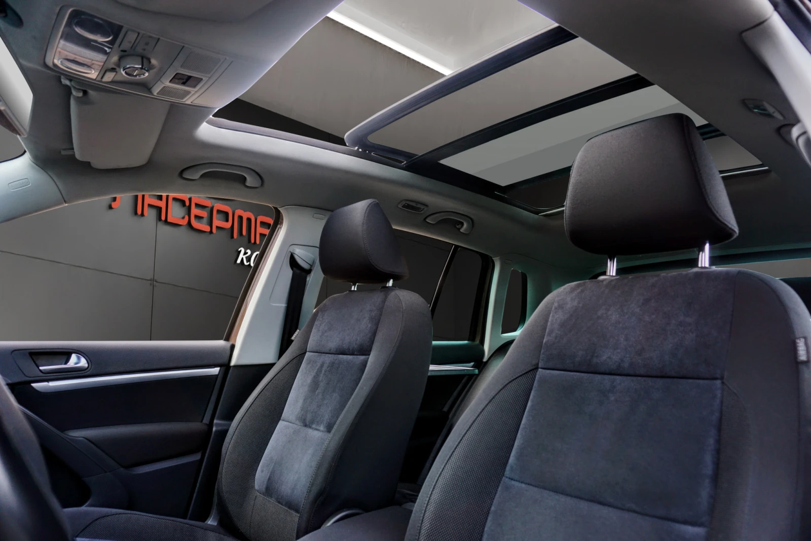 VW Tiguan 2.0TDI 4MOTION DSG PANO SPORT & STYLE - изображение 9