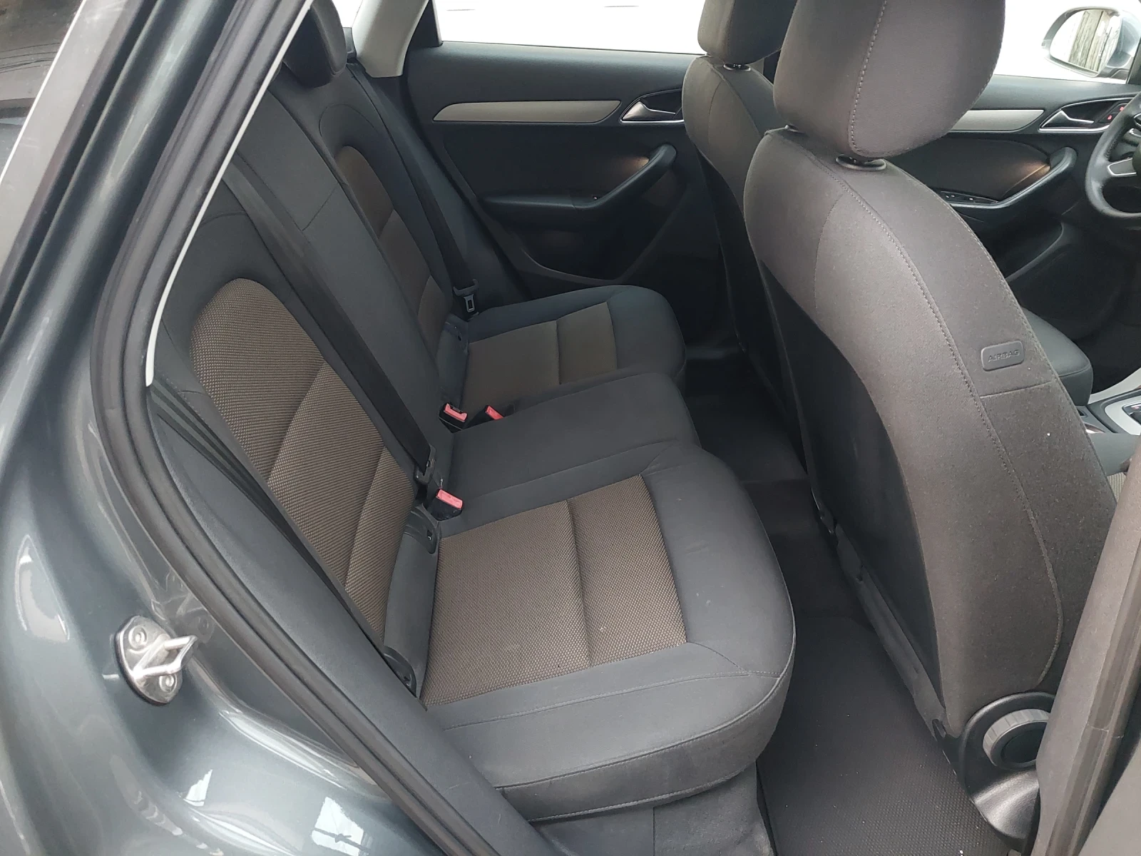 Audi Q3 4x4 automat, снимка 13 - Автомобили и джипове - 54236645