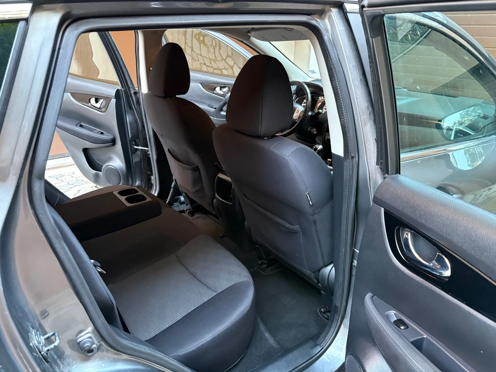Nissan Qashqai 1.2 DiG-T (115 кс) , снимка 10 - Автомобили и джипове - 54555755