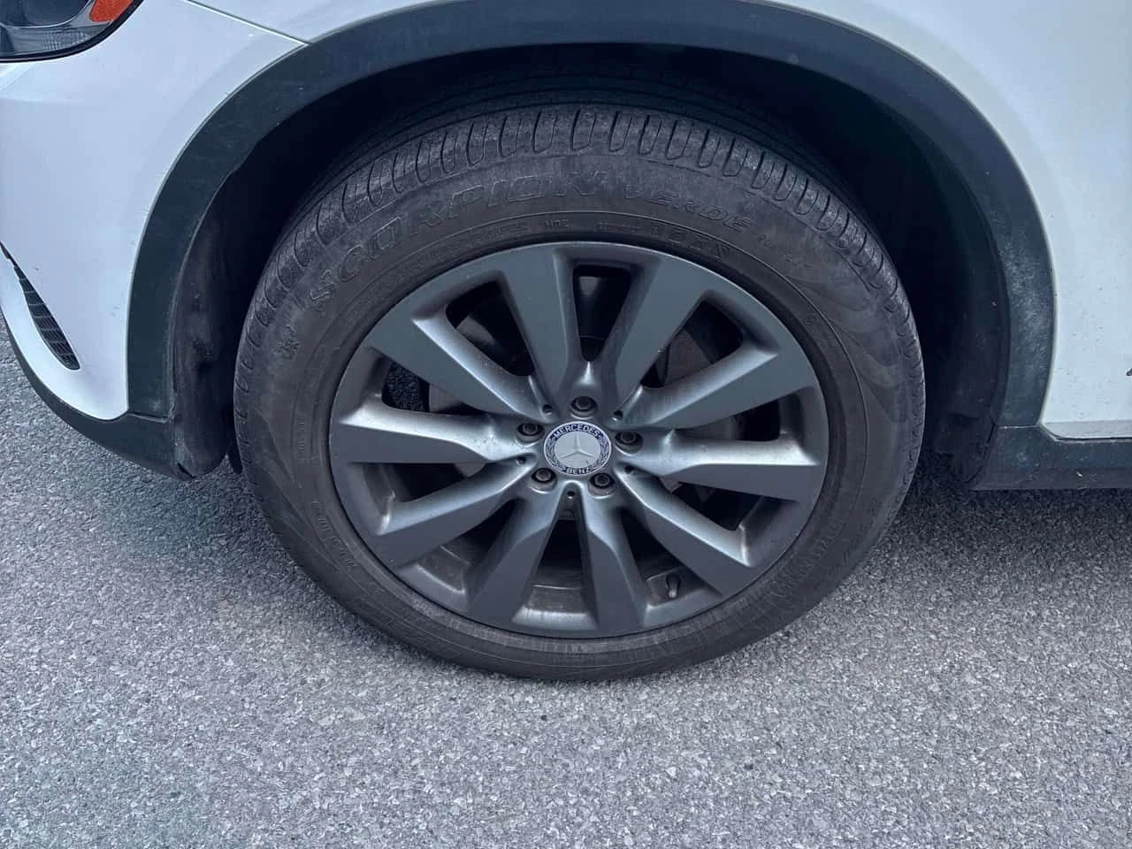 Mercedes-Benz GLC 300 4MATIC * ДИСТРОНИК* ПОДГРЕВИ* ПАНОРАМА* КАМЕРА* , снимка 6 - Автомобили и джипове - 54630472