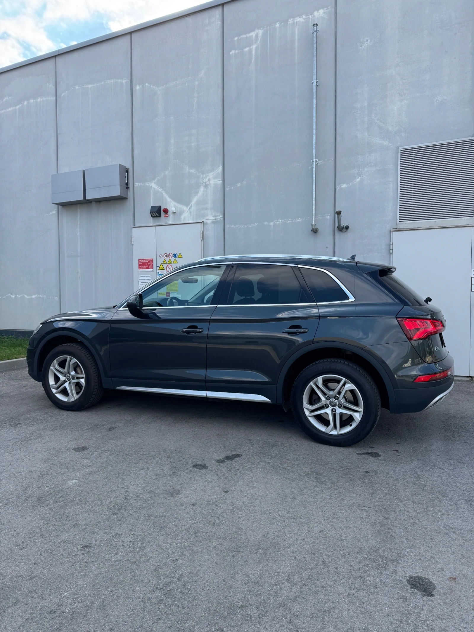 Audi Q5 40TDI, снимка 5 - Автомобили и джипове - 55151402