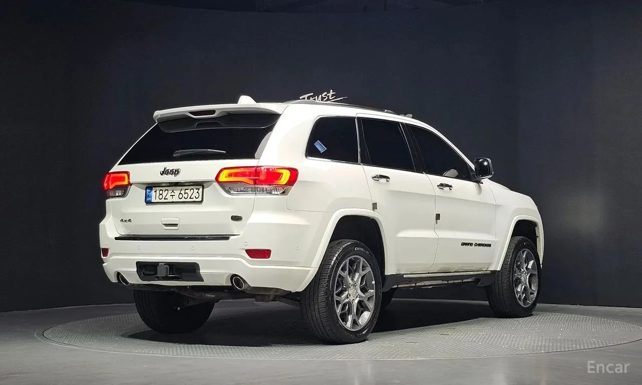 Jeep Grand cherokee 3.6 Pentastar* Overland* 4x4* Обдухване, снимка 3 - Автомобили и джипове - 55216923