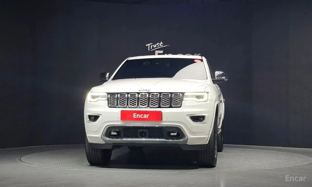Jeep Grand cherokee 3.6 Pentastar* Overland* 4x4* Обдухване, снимка 2 - Автомобили и джипове - 55216923
