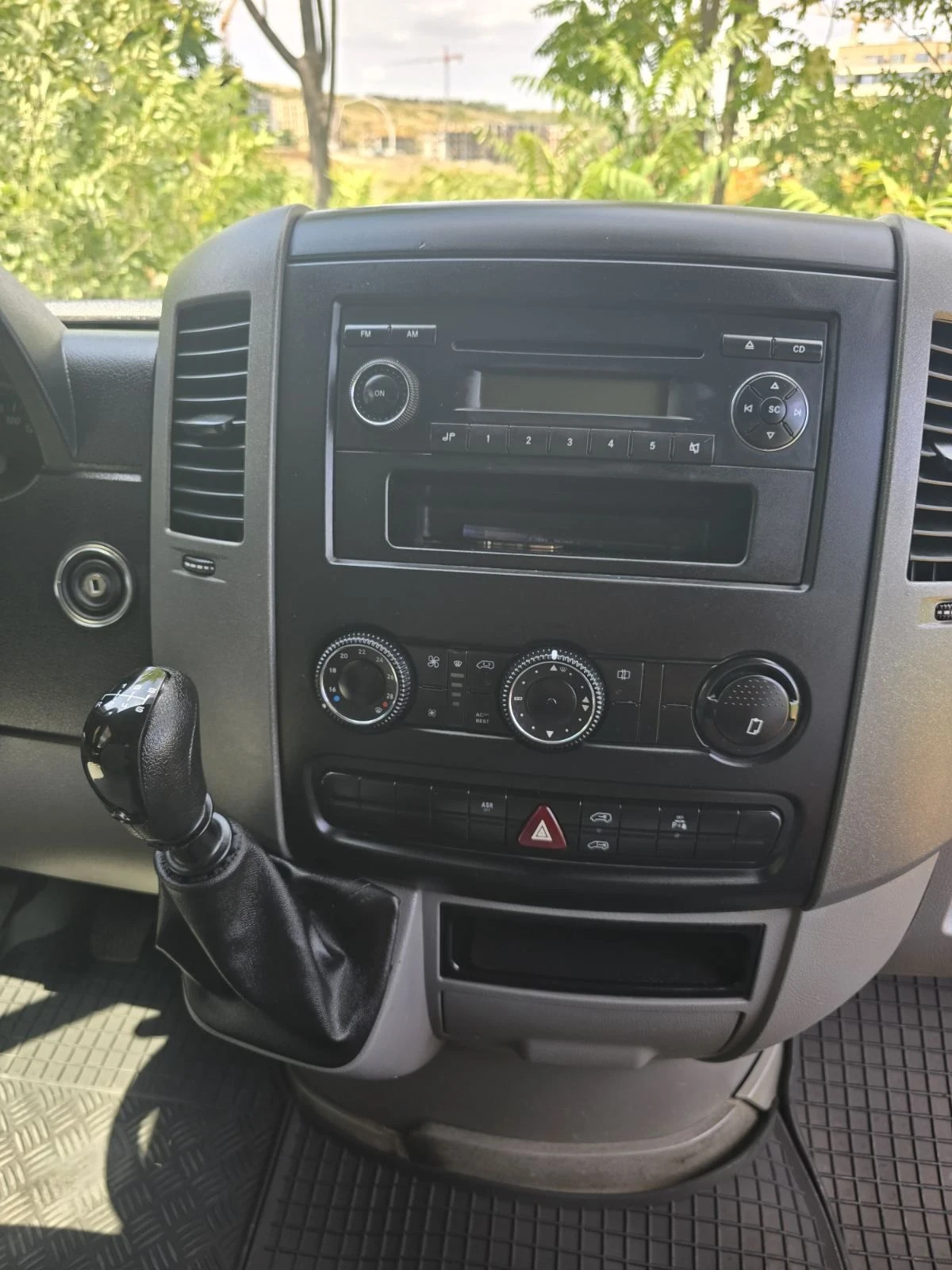 VW Crafter, снимка 5 - Бусове и автобуси - 55656920