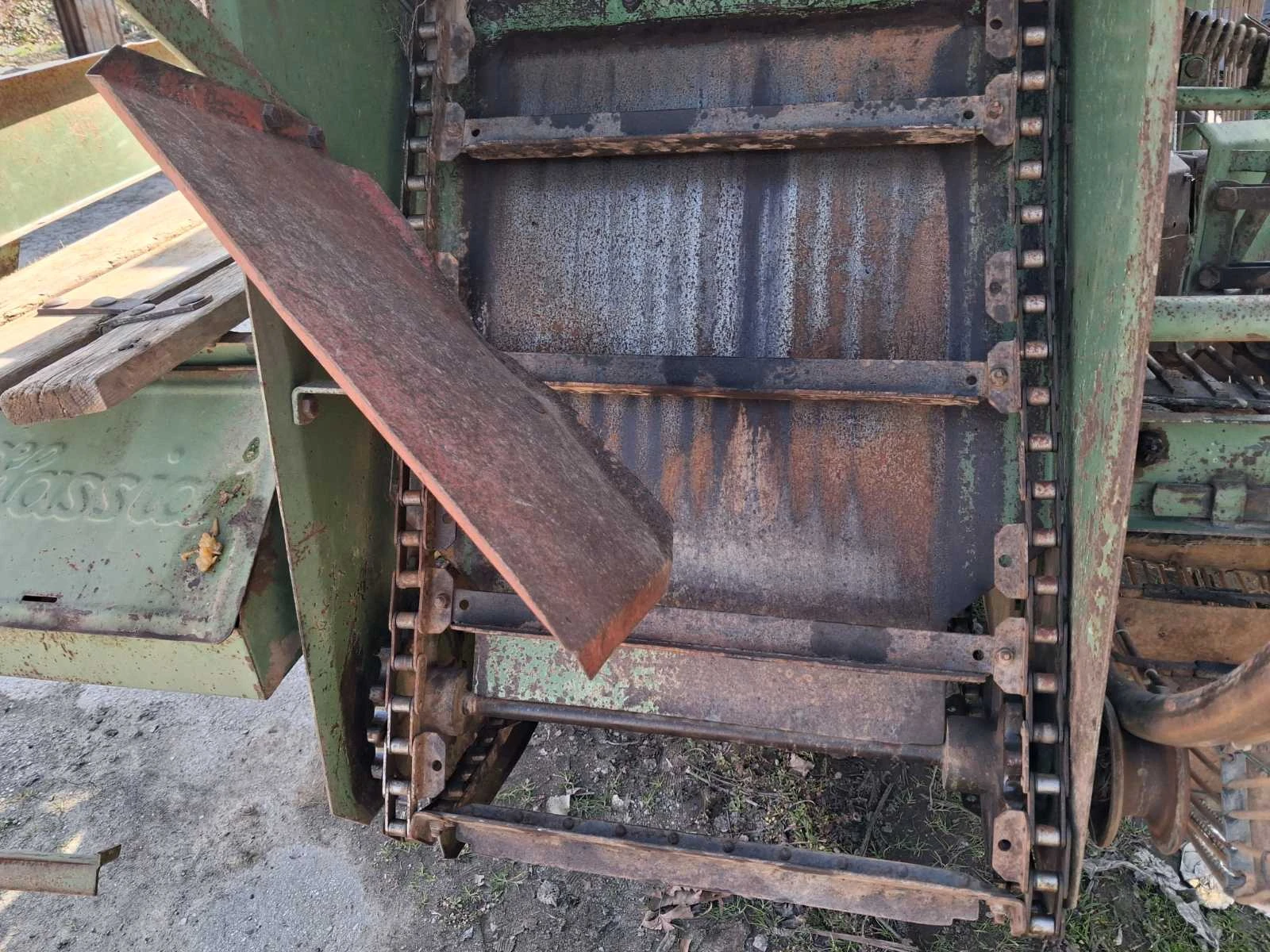 Специализирани машини Машини за зеленчуци Kартофокомбайн HASSIA KRB, снимка 8 - Селскостопанска техника - 53615618