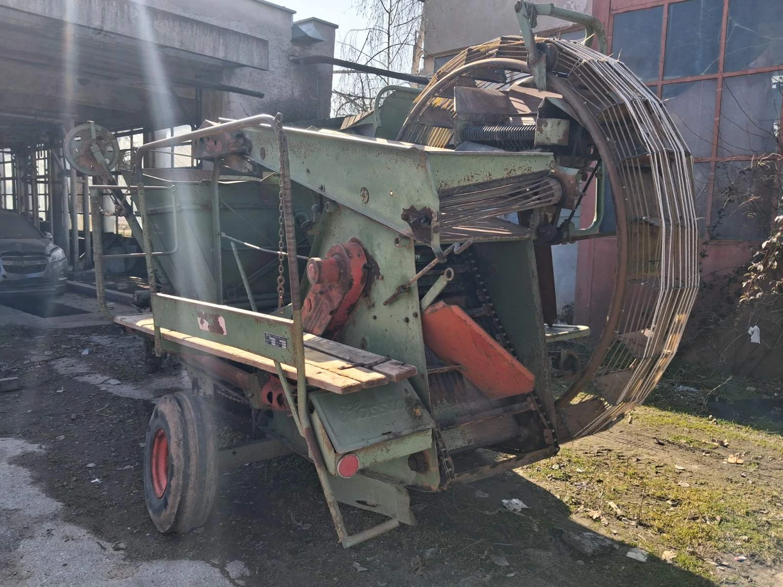 Специализирани машини Машини за зеленчуци Kартофокомбайн HASSIA KRB, снимка 9 - Селскостопанска техника - 53615618