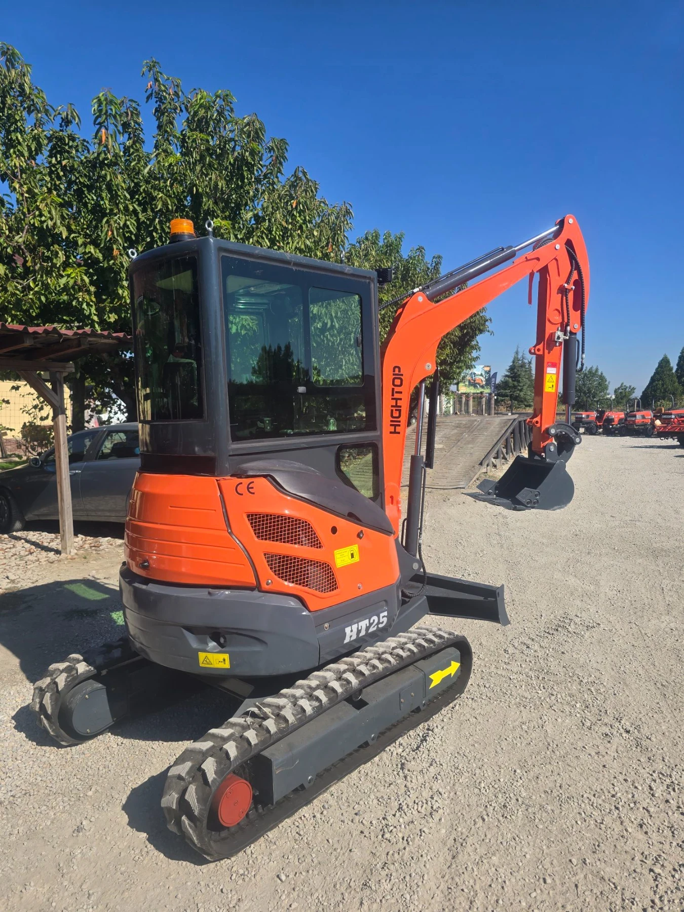 Багер FIAT Hitachi 2.5 тон, с Kubota двигател, снимка 4 - Индустриална техника - 56116324