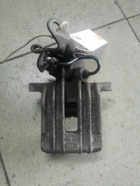 Спирачен апарат заден десен Фолксваген Голф 1.6FSI