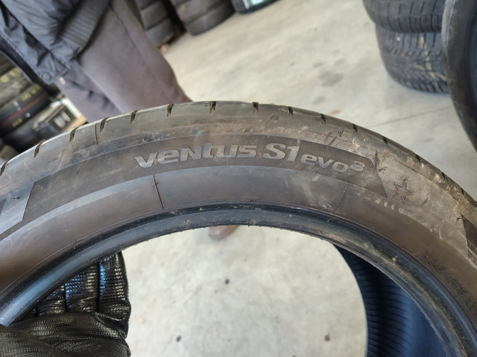 Гуми Летни 245/45R18, снимка 4 - Гуми и джанти - 54094863