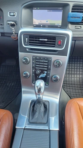 Volvo V60 2.4 D4 AWD BiTurbo, снимка 14
