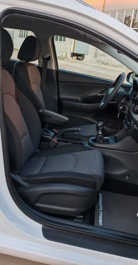 Hyundai I30 1.6CRDI LineAssist* Bluetooth* LED* Cruise, снимка 9