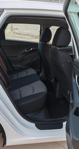 Hyundai I30 1.6CRDI LineAssist* Bluetooth* LED* Cruise | Mobile.bg � ����� ������ 12