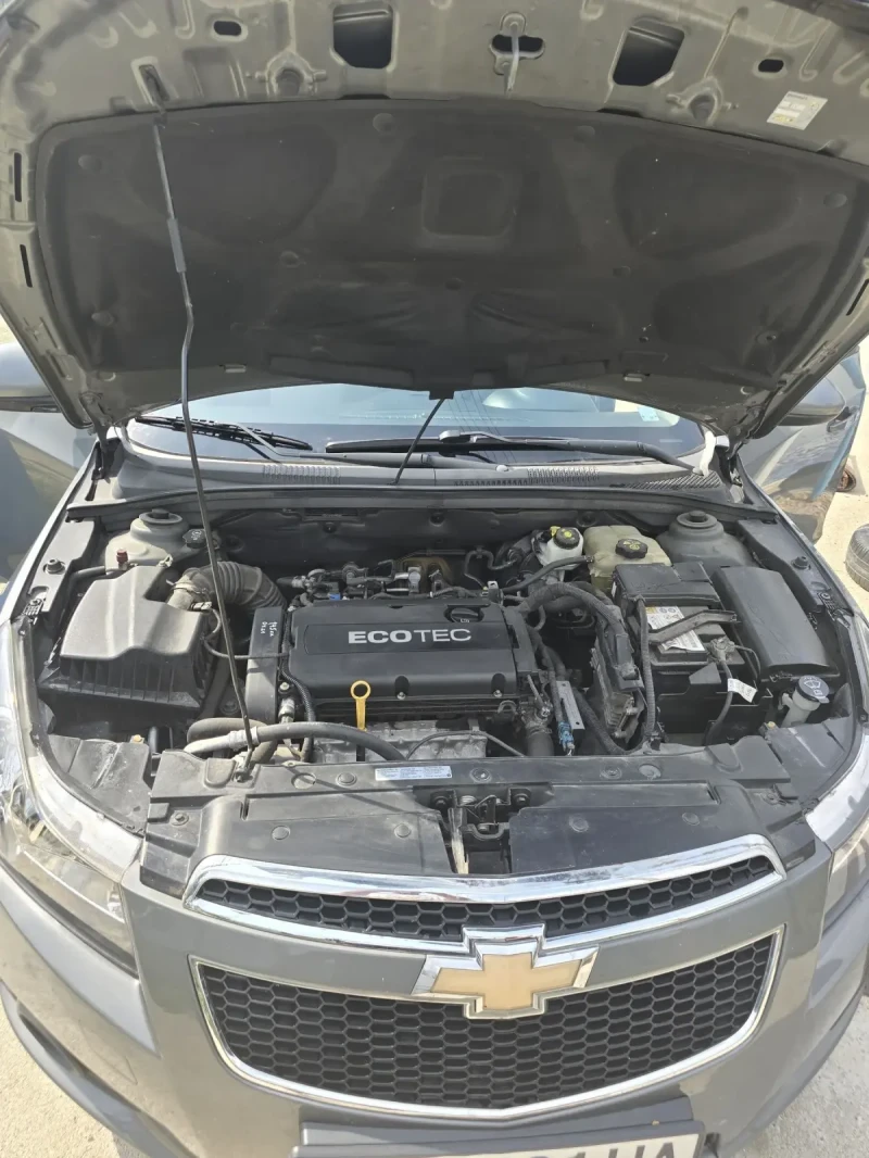 Chevrolet Cruze, снимка 8 - Автомобили и джипове - 47163755