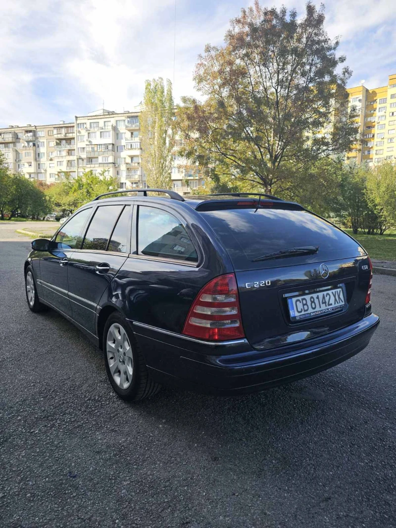 Mercedes-Benz C 220, снимка 4 - Автомобили и джипове - 47633430