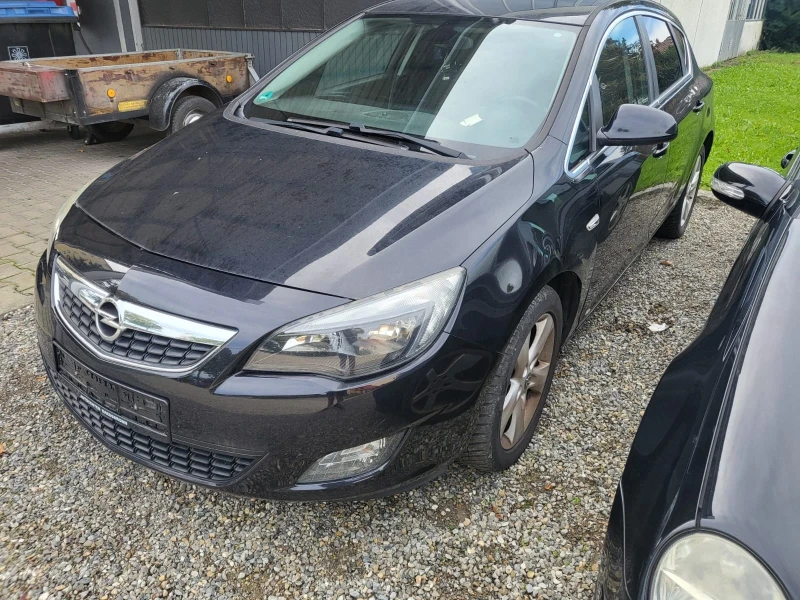 Opel Astra 2.0 CDTi, снимка 1 - Автомобили и джипове - 47918953