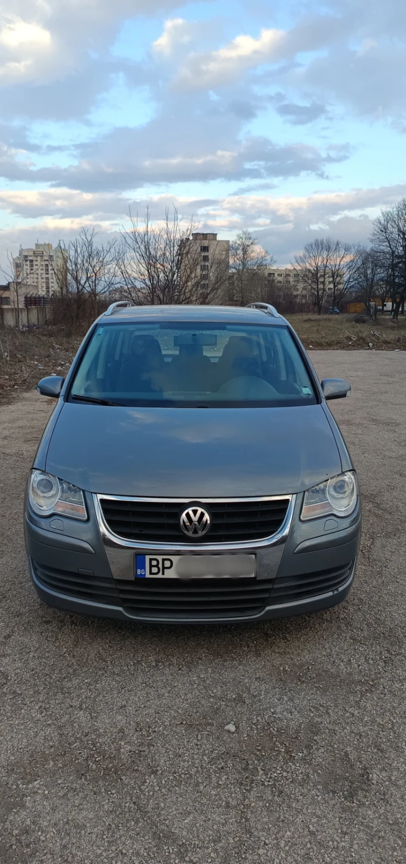 VW Touran, снимка 1 - Автомобили и джипове - 48645093