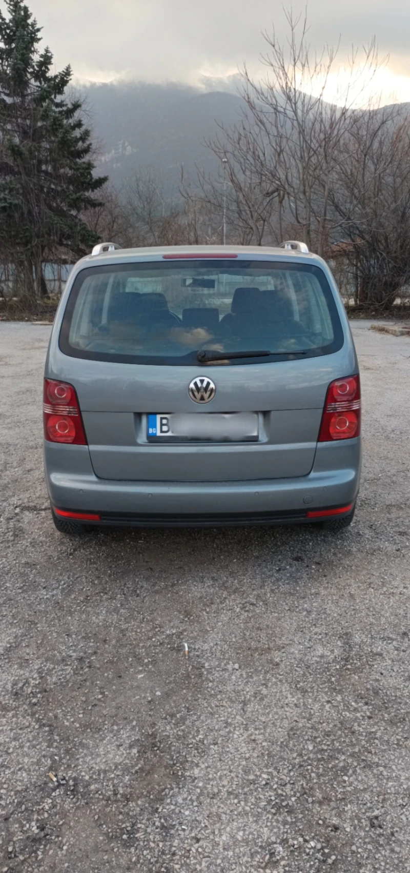 VW Touran, снимка 6 - Автомобили и джипове - 48645093