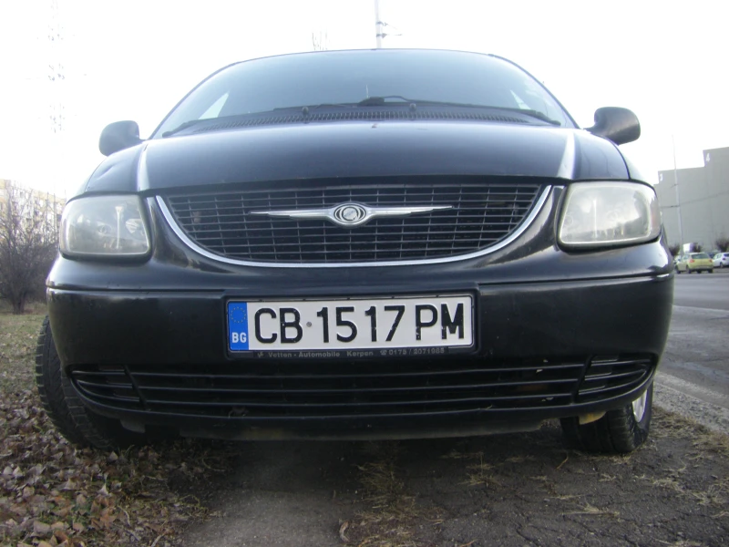 Chrysler Voyager 2.4 i, снимка 7 - Автомобили и джипове - 48774154