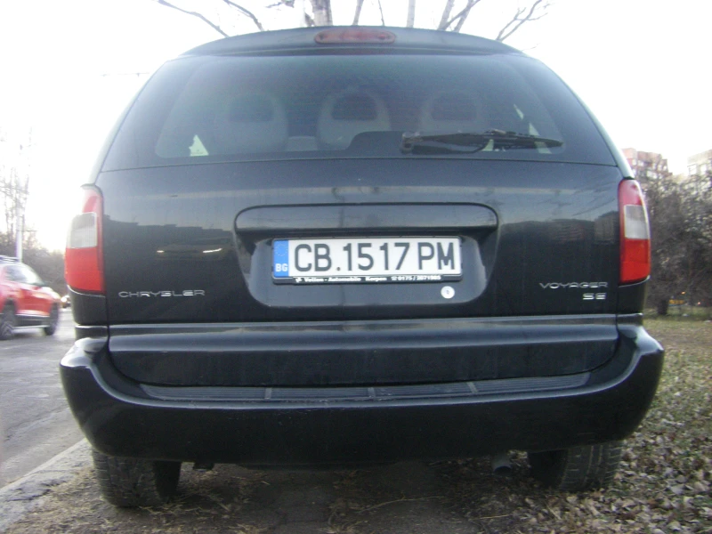 Chrysler Voyager 2.4 i, снимка 8 - Автомобили и джипове - 48774154